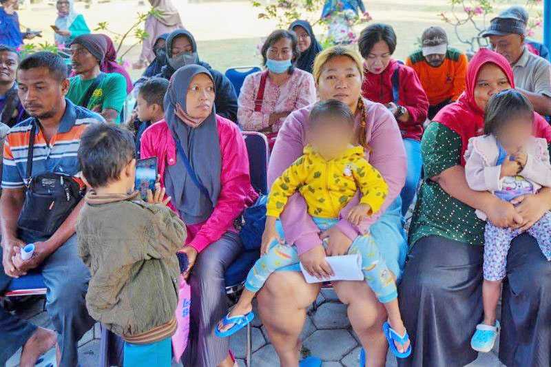 Wali Kota Madiun Salurkan Bantuan Pangan untuk Keluarga Rawan 'Stunting'