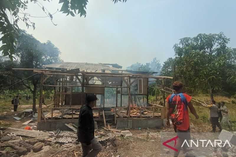 Warga Citepus Palabuhanratu Bongkar Makam Keramat Palsu