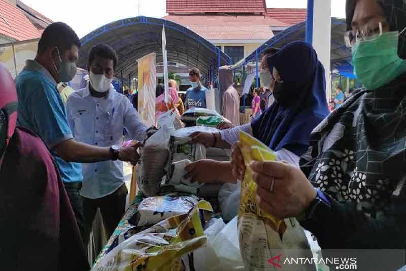 Warga Serbu Lokasi Pasar Murah Ramadan