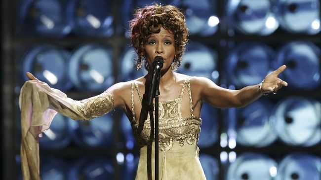 Whitney Houston Akan Konser, Bekarkah?