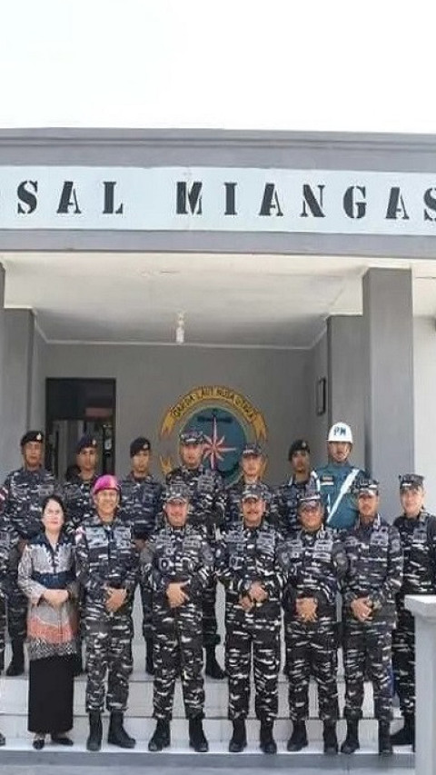 Pangkoarmada II Kunjungan Kerja ke Pulau Miangas yang Berbatasan dengan Filipina