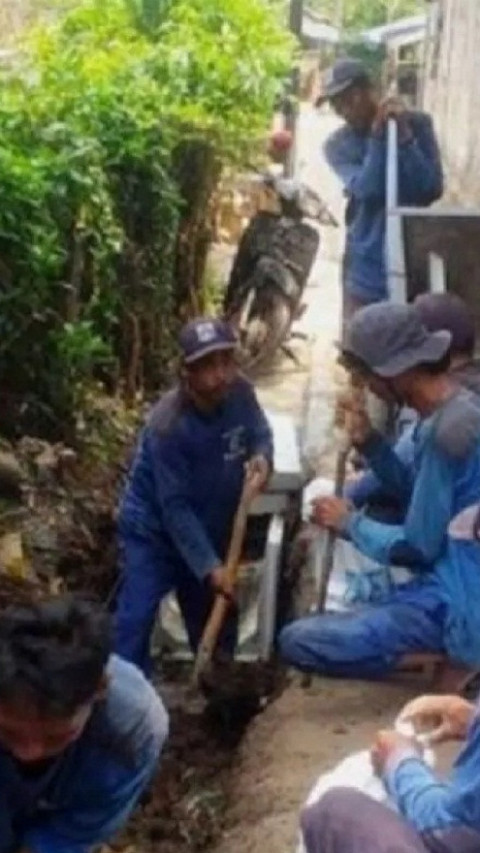 Antisipasi Banjir, Sudin SDA Jakbar Perbaiki 60 Saluran Air 