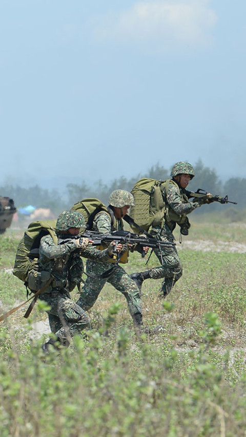 Militer Filipina Latihan Rebut  Pulau di LTS