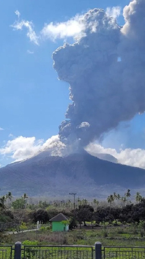 Meletus Lagi, Warga Sekitar Gunung Lewotobi Harus Tetap Waspada 