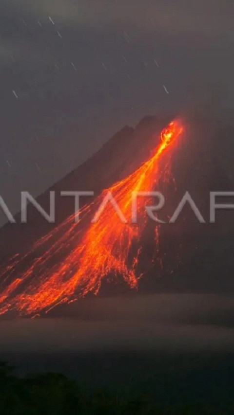 Gunung Merapi Luncurkan 11 Kali Guguran Lava Sejauh 1,6 Km