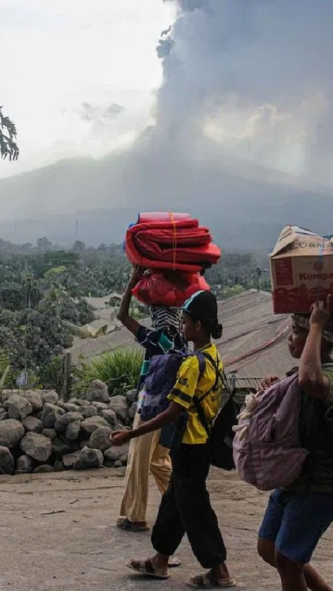 Gunung Lewotobi Kembali Erupsi, Muntahkan Abu Setinggi 10 Km