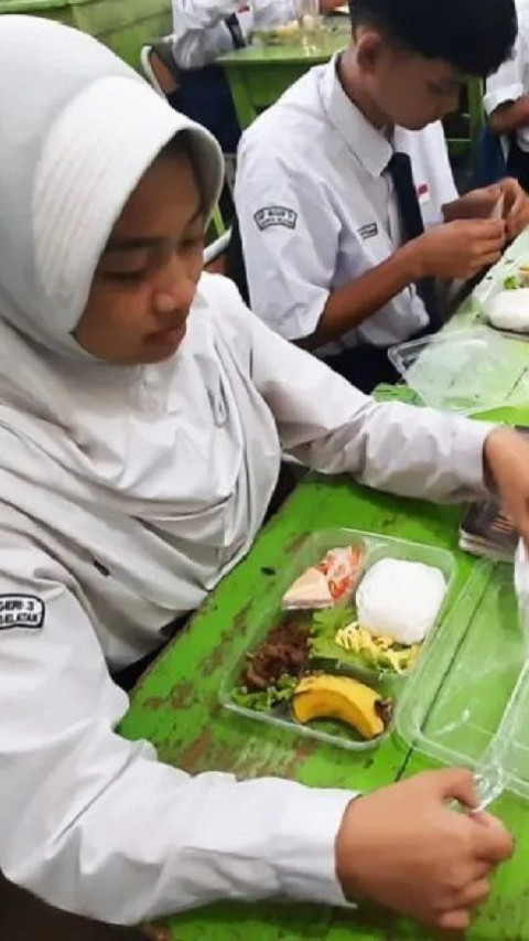 Program Makan Bergizi Gratis Juga Latih Adab Makan Anak