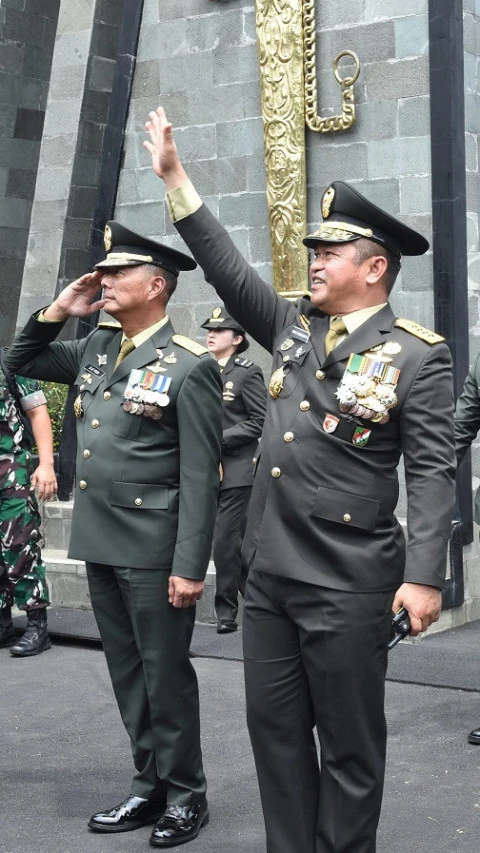 Kasad Pimpin Wisuda Purnawira 160 Pati TNI AD