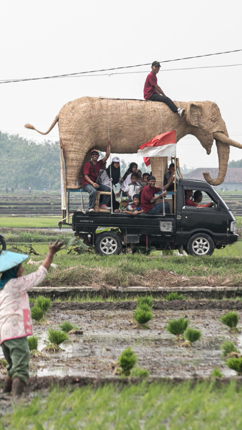 Kirab Festival Purba Sangiran