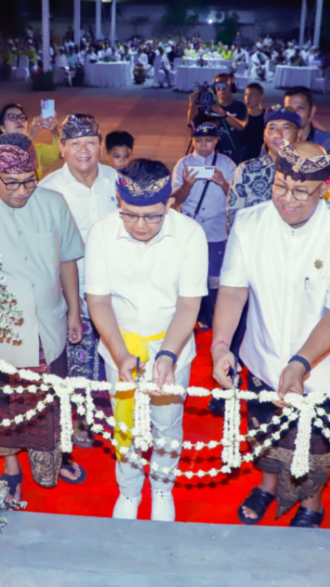 Semarakkan Pluralisme, Pj. Gubernur Adhy Resmikan Gedung Sekber Parisada Hindu Dharma Indonesia dan Lembaga Keagamaan Hindu Jatim 