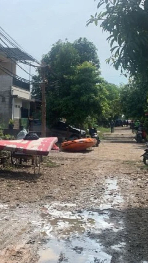 Banjir Akibat Tanggul Jebol di Periuk Tangerang Sudah Surut