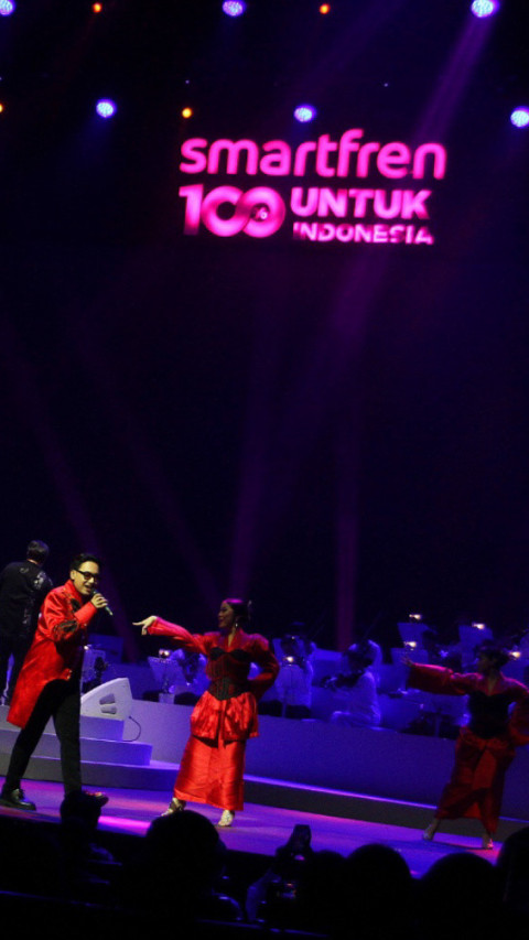 Pertunjukkan konser Malam 100 Cinta 