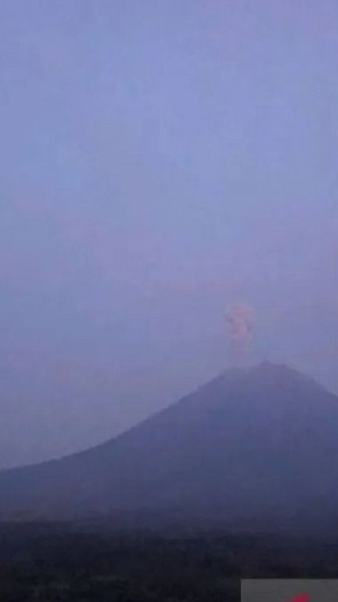 Semoga Tidak Ganggu Pilkada, Gunung Semeru Erupsi Tiga Kali dengan Tinggi Letusan Hingga 1 Km