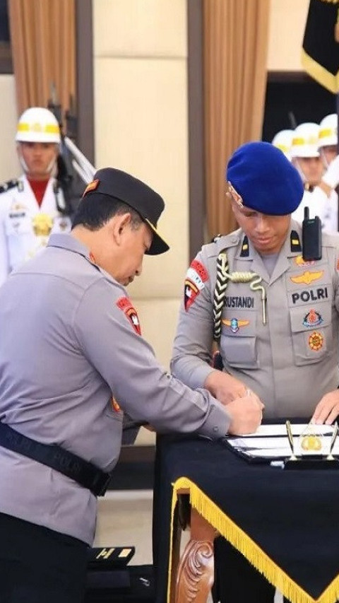 Jenderal Bintang Empat Ini Pimpin Serah Terima Jabatan Enam Pejabat Tinggi Polri