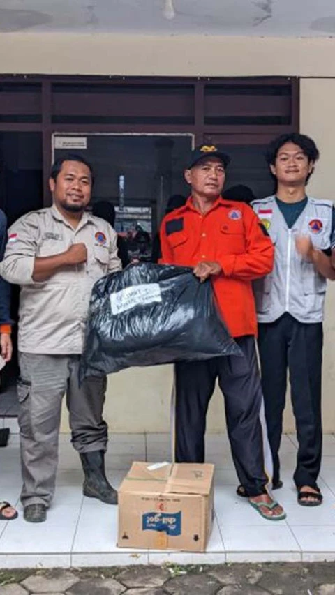 Unej beri bantuan untuk korban banjir di Wonoasri