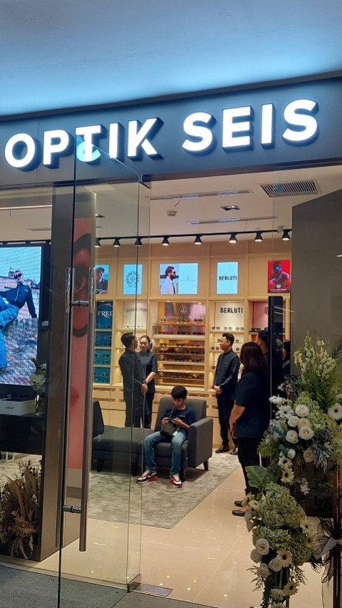 Optik Seis Plaza Indonesia Hadir Kembali dengan Koleksi Kelas Atas