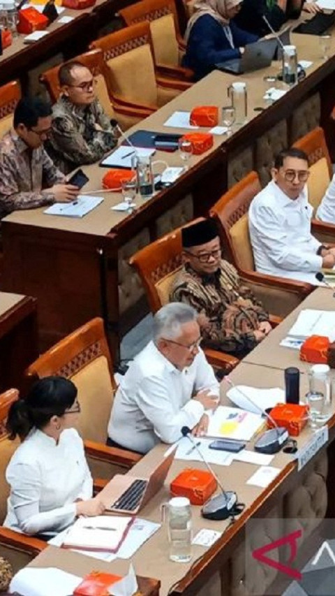 Daerah 3T Kekurangan Guru, Komisi X DPR Dorong Pemerintah Agar Distribusi Tenaga Pendidik Merata     