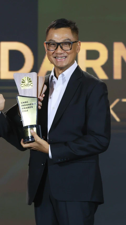 Hattrick! Dirut PLN Darmawan Prasodjo Kembali Dinobatkan Jadi CEO Of The Year 2024