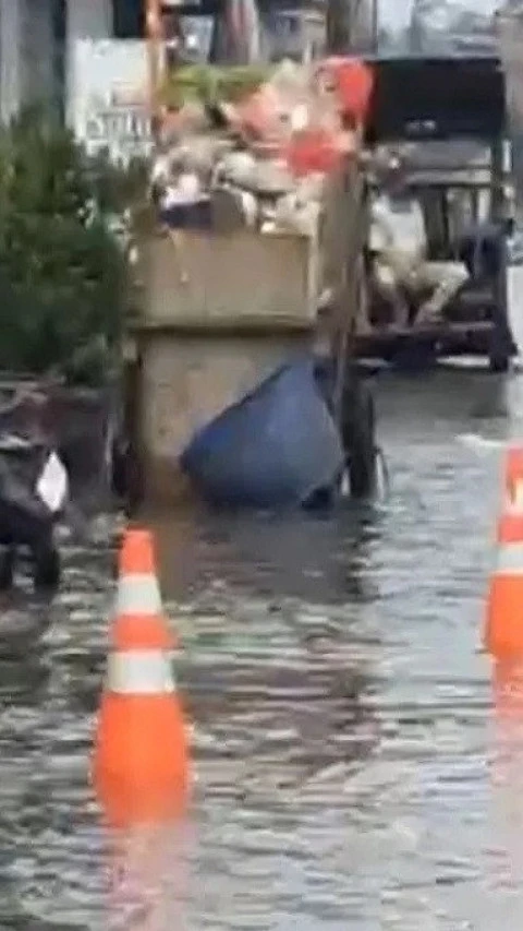  Semoga Cepat Surut, Sejumlah Lokasi di Jakarta Utara dan Pulau Seribu Masih Banjir Rob