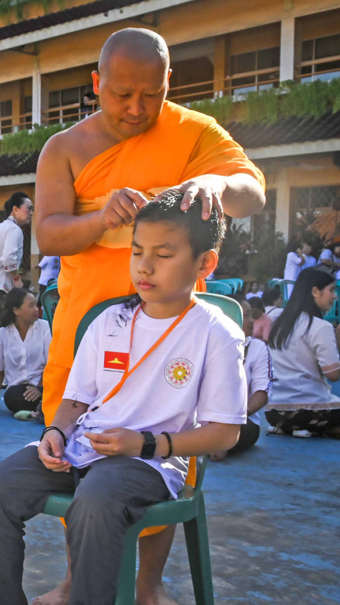 Potong Rambut Pabajja Samanera