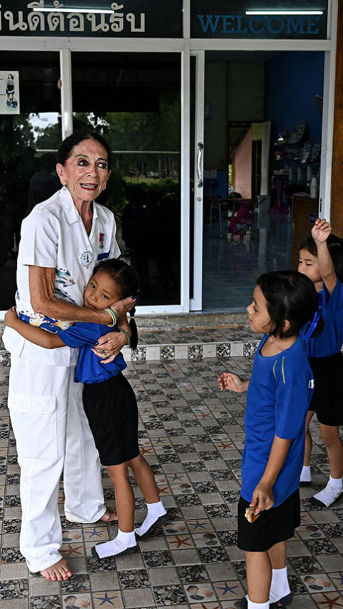 Kiprah Perempuan Prancis yang Bangkit dari Keterpurukan untuk Selamatkan Sekolah di Thailand