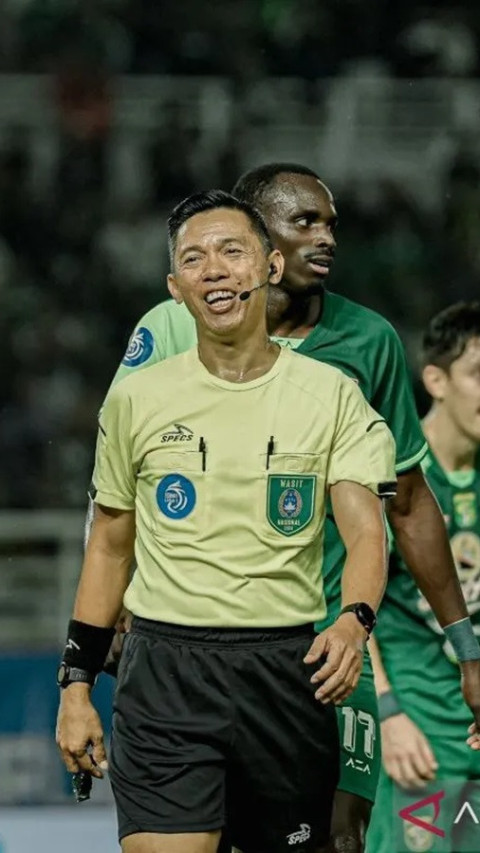 Persebaya Kritik Wasit Lapangan dan VAR karena Membiarkan Pelanggaran