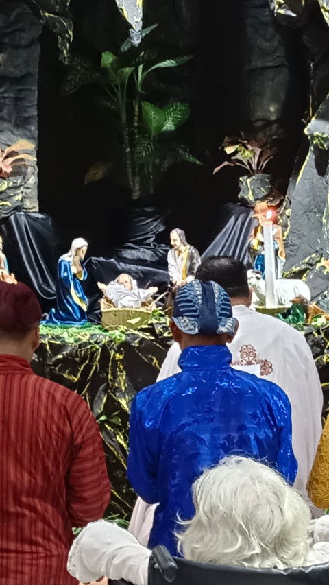 Misa Natal Berlangsung Meriah