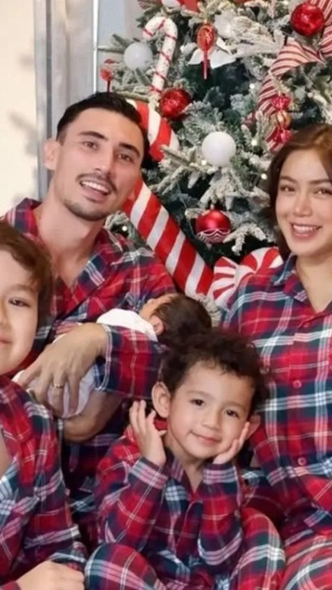 Jessica Iskandar Bersuka Cita Rayakan Natal Bersama Anggota Keluarga Baru