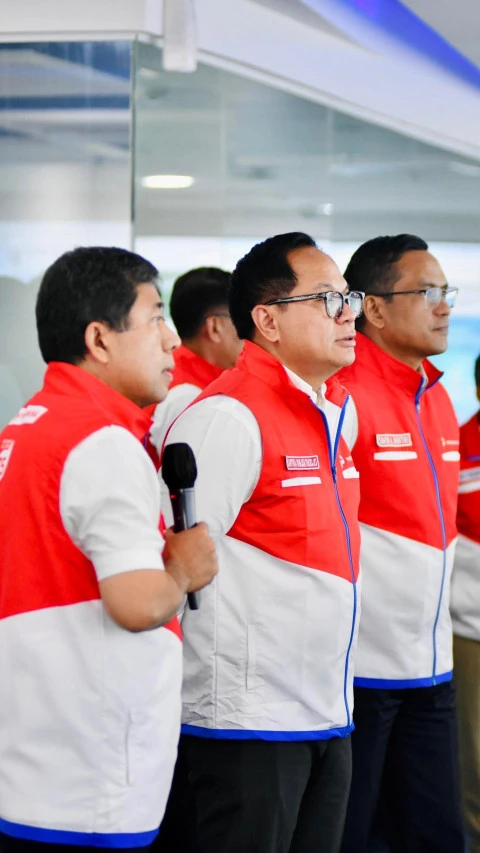 Tinjau Pertamina Digital Hub, Dirut Pertamina dan Wamen BUMN Pastikan Pasokan Energi Jelang Tahun Baru 2025 Aman