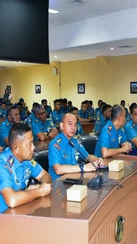 Tingkatkan Keselamatan, TNI AL Bina Kesehatan Mental Penerbang dan Kru Wing Udara 2