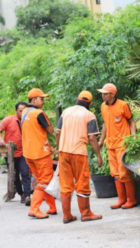 Gerebek Lumpur di kawasan Sawah Besar untuk Antisipasi Banjir