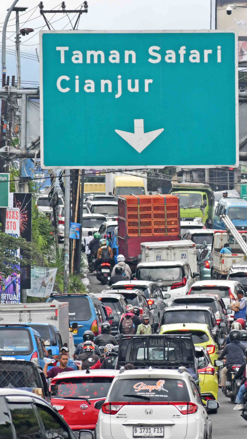 Warga Akan Tahun Baruan di Puncak