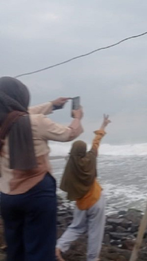 Bahaya, BMKG Peringatkan Gelombang Laut Banten Capai Setinggi Empat Meter