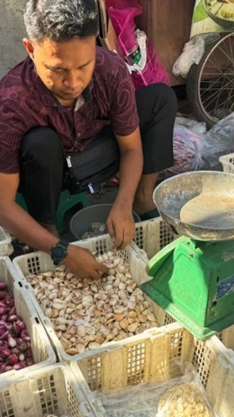 Harga Pangan Minggu Secara Umum Turun, Bawang Putih Rp42.450 per Kg