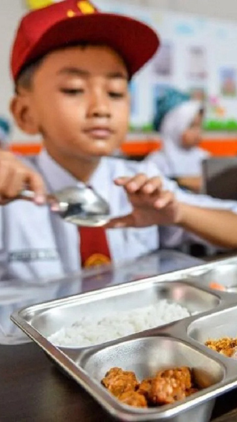 Program Makan Bergizi Gratis Serentak Dilaksanakan di 26 Provinsi Hari Ini