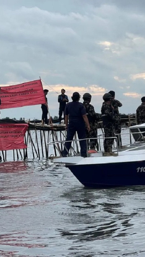 DPR Minta Pemerintah Bongkar Pagar Laut di Tangerang