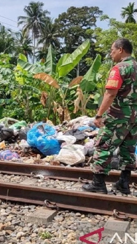 KAI Sumbar Ingatkan Masyarakat Tidak Buang dan Bakar Sampah di Rel Kereta