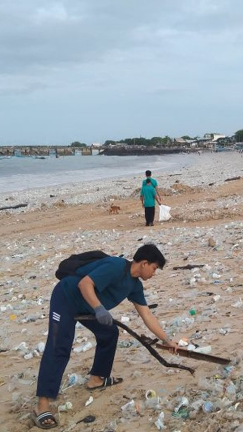 Menteri LH: Pemerintah Tangani Sampah Plastik di 6 Sungai Jawa-Bali