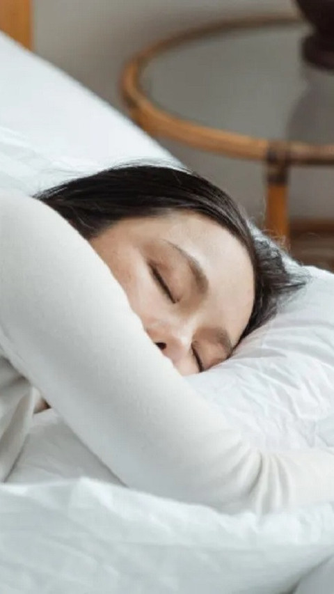 Inilah Alasan mengapa Tidur dan Air Putih Bisa Jadi Senjata dalam Turunkan Berat Badan