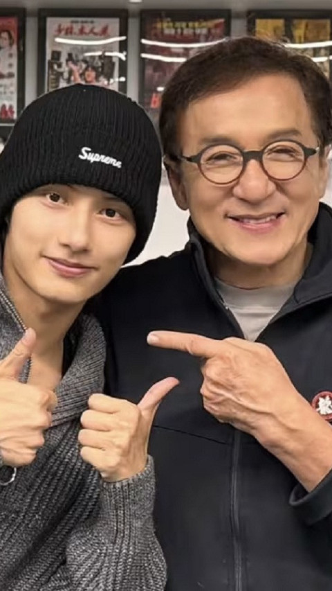 Jun Seventeen Adu Akting Bareng Jackie Chan di Film 'The Shadow's Edge' 