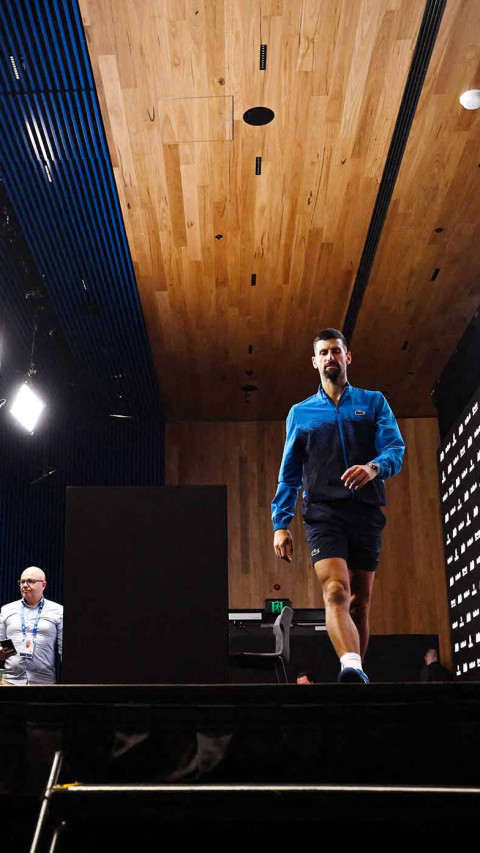 Sinner dan Swiatek Melaju, Djokovic Terlibat Kontroversi