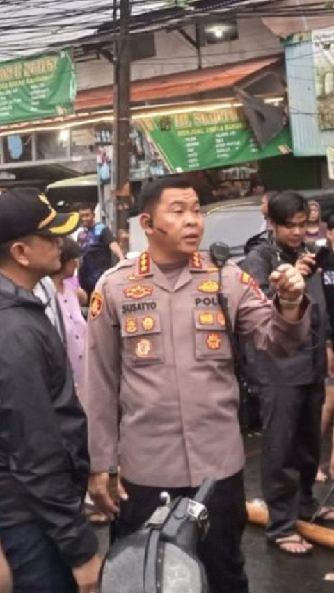 Permudah Evakuasi, Polisi Tutup Jalan di Sekitar Lokasi Kebakaran Kemayoran Gempol 