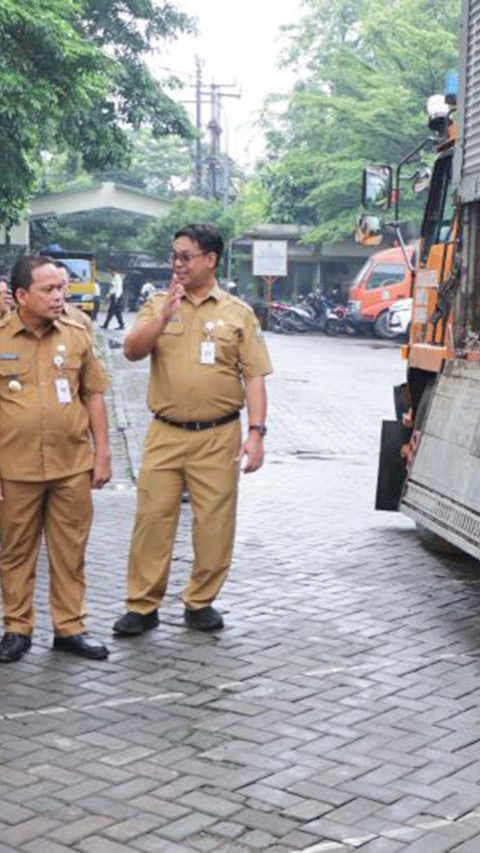 Tangerang Serahkan 15 Ton Bahan Bakar RDF