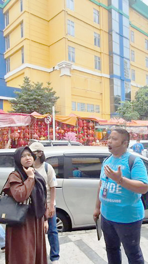 Tur Jalan Kaki Belajar Sejarah Chinatown Glodok Diminati Warga