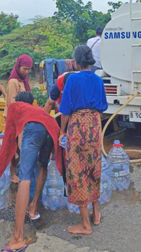 PMI Distribusikan Bantuan Logistik